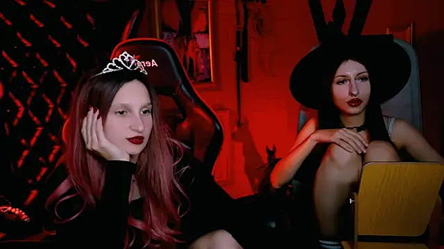 EllaHorton online show from 10/30/25, 04:48