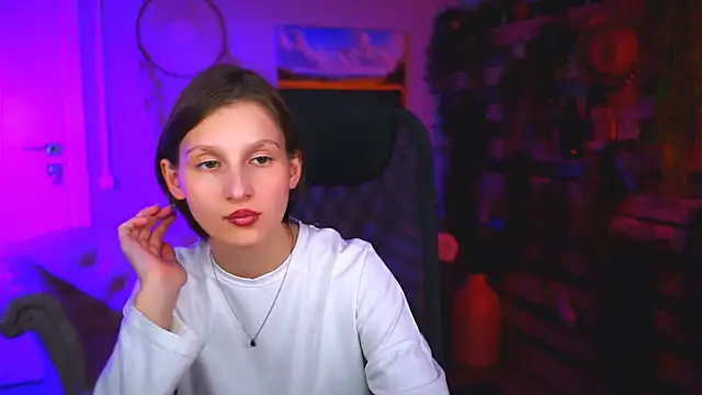 EllaHorton online show from 05/12/26, 05:30