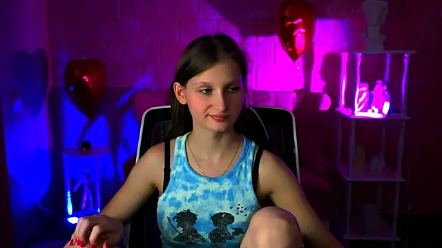Snapshot of EllaHorton chatting on 03/14/25, 06:50 EllaHorton online show from 03/14/25, 06:50