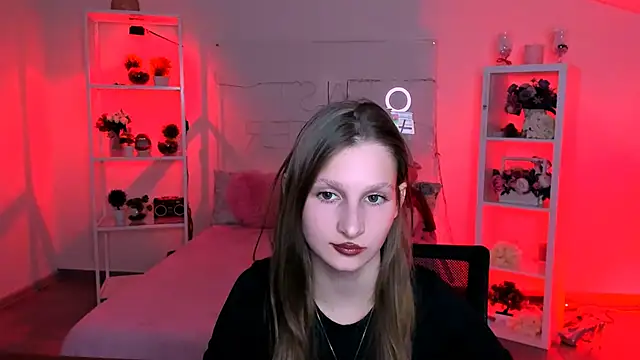 Snapshot of EllaHorton chatting on 01/29/25, 03:47 EllaHorton online show from 01/29/25, 03:47