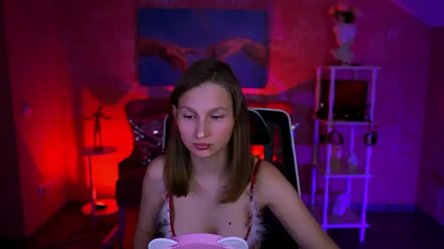 EllaHorton online show from 02/08/26, 05:32