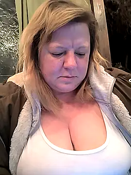 jusichka online show from 10/23/25, 06:06