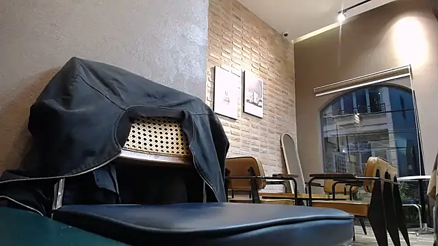 Snapshot of Fiola-Ly chatting on 11/14/25, 10:41 Fiola-Ly online show from 11/14/25, 10:41