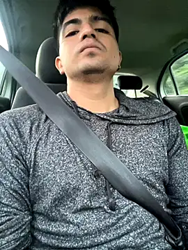 yObal-hot online show from 10/20/25, 12:38