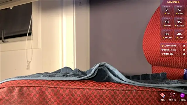 Snapshot of brsrkr chatting on 10/18/25, 07:16 brsrkr online show from 10/18/25, 07:16