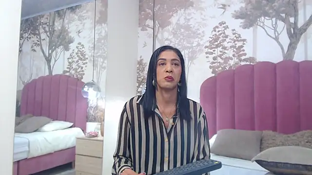 Snapshot of JoannaCox chatting on 03/01/25, 08:42 JoannaCox online show from 03/01/25, 08:42