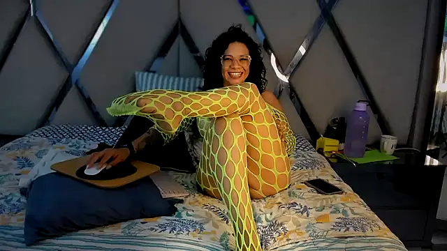 paula daniela1 online show from 03/09/25, 09:36