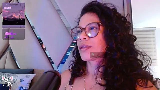 Snapshot of paula_daniela1 chatting on 06/26/26, 09:53 paula daniela1 online show from 06/26/26, 09:53