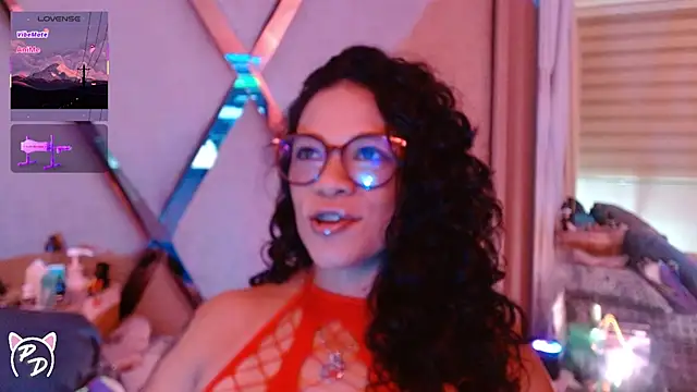 Snapshot of paula_daniela1 chatting on 07/07/26, 11:52 paula daniela1 online show from 07/07/26, 11:52
