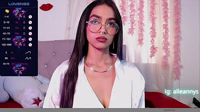 Snapshot of Alleanys_Cristal chatting on 03/17/25, 05:16 Alleanys Cristal online show from 03/17/25, 05:16