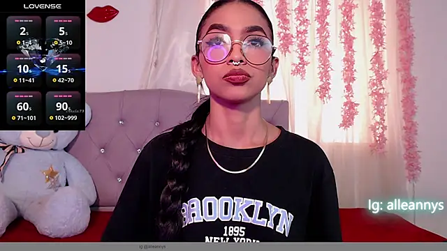 Snapshot of Alleanys_Cristal chatting on 03/01/25, 08:21 Alleanys Cristal online show from 03/01/25, 08:21