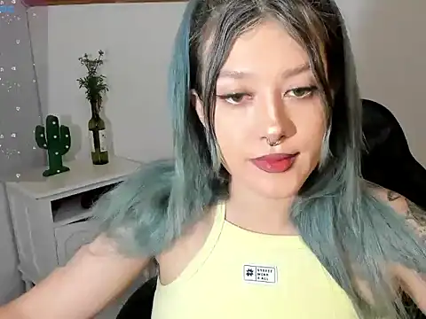 Snapshot of kat_apple chatting on 09/19/25, 02:37 kat apple online show from 09/19/25, 02:37