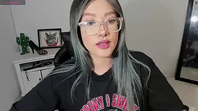 kat apple online show from 11/11/25, 11:53