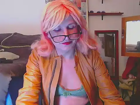 LorenJade online show from 05/05/26, 07:33