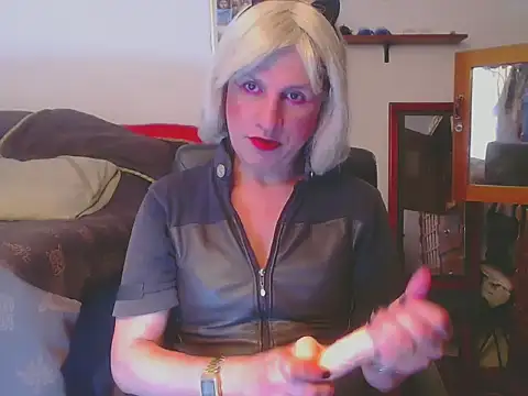 LorenJade online show from 04/22/26, 07:04