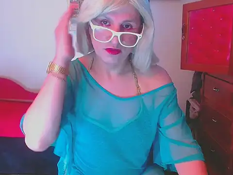 LorenJade online show from 12/20/25, 09:45