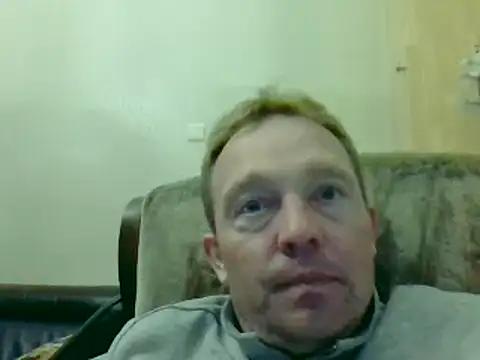 Snapshot of bertolini chatting on 03/16/25, 09:16 bertolini online show from 03/16/25, 09:16