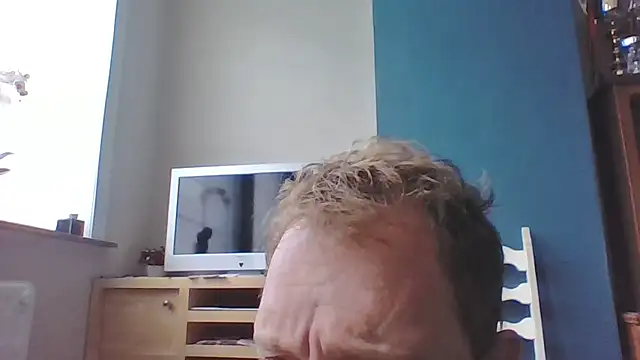 Snapshot of bertolini chatting on 10/09/25, 07:09 bertolini online show from 10/09/25, 07:09