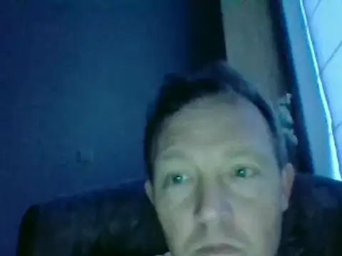 Snapshot of bertolini chatting on 03/20/25, 06:09 bertolini online show from 03/20/25, 06:09