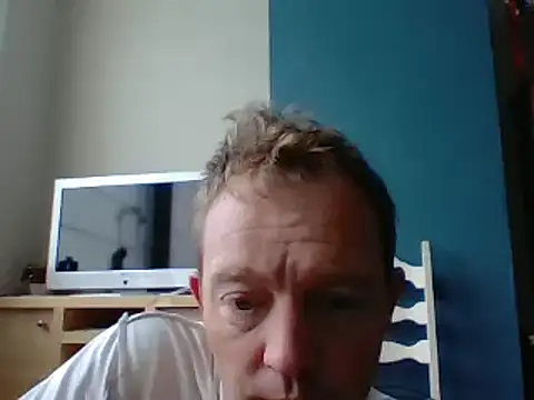 Snapshot of bertolini chatting on 03/22/25, 07:25 bertolini online show from 03/22/25, 07:25