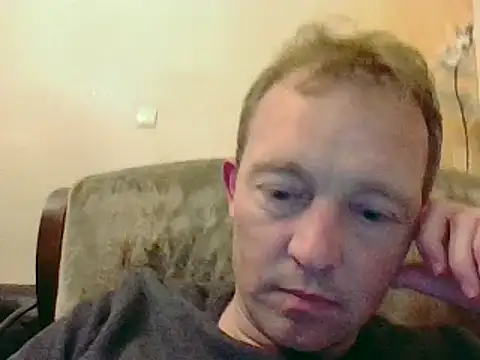 Snapshot of bertolini chatting on 03/22/25, 07:09 bertolini online show from 03/22/25, 07:09