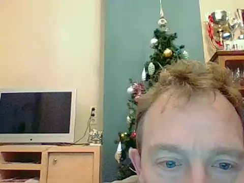 Snapshot of bertolini chatting on 01/08/25, 03:39 bertolini online show from 01/08/25, 03:39