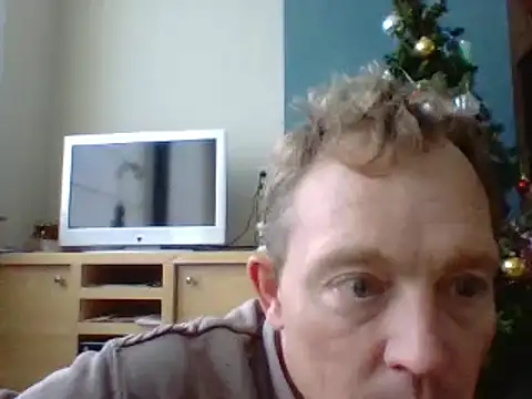 Snapshot of bertolini chatting on 01/07/25, 02:08 bertolini online show from 01/07/25, 02:08