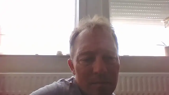Snapshot of bertolini chatting on 09/28/25, 12:56 bertolini online show from 09/28/25, 12:56