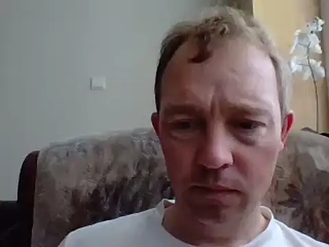 Snapshot of bertolini chatting on 03/23/25, 06:47 bertolini online show from 03/23/25, 06:47