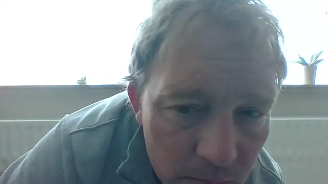 bertolini online show from 04/28/26, 01:04