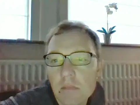 Snapshot of bertolini chatting on 01/05/25, 03:34 bertolini online show from 01/05/25, 03:34
