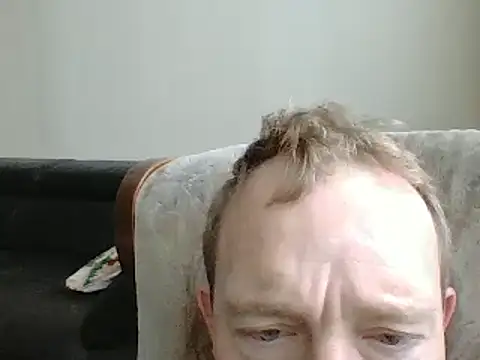 Snapshot of bertolini chatting on 03/12/25, 07:35 bertolini online show from 03/12/25, 07:35