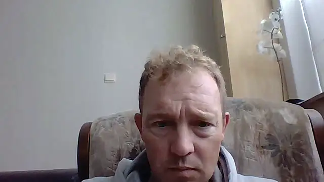 Snapshot of bertolini chatting on 09/13/25, 01:11 bertolini online show from 09/13/25, 01:11