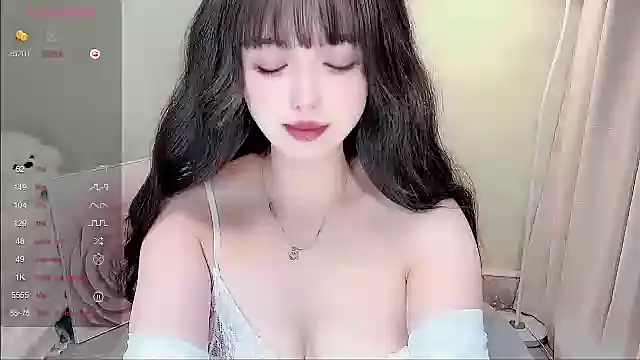 Snapshot of Dolv_1o chatting on 01/04/25, 10:49 Dolv 1o online show from 01/04/25, 10:49