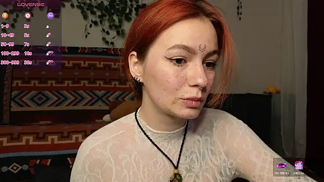 girl with snaketatto0 online show from 12/22/25, 12:55