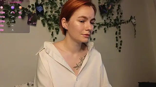 girl with snaketatto0 online show from 10/29/25, 03:27