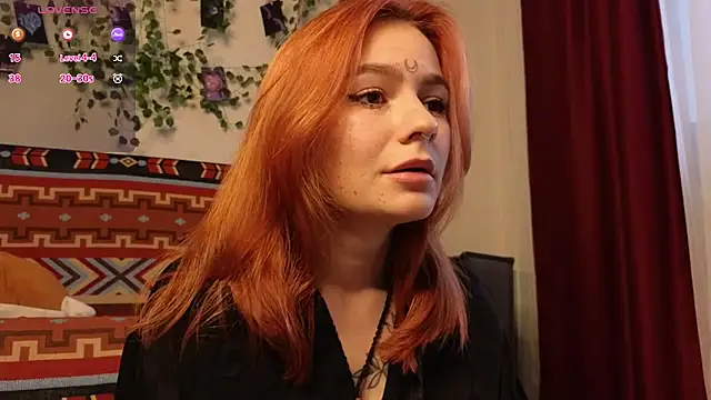 girl with snaketatto0 online show from 12/05/25, 04:44