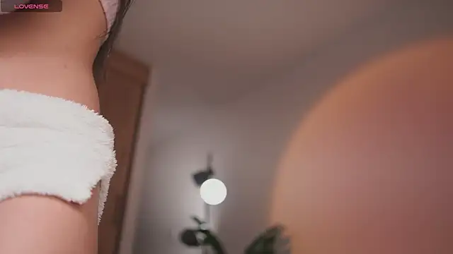 GigiLee  online show from 10/28/25, 12:22