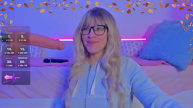 Snapshot of estivalae chatting on 10/20/25, 03:19 estivalae online show from 10/20/25, 03:19