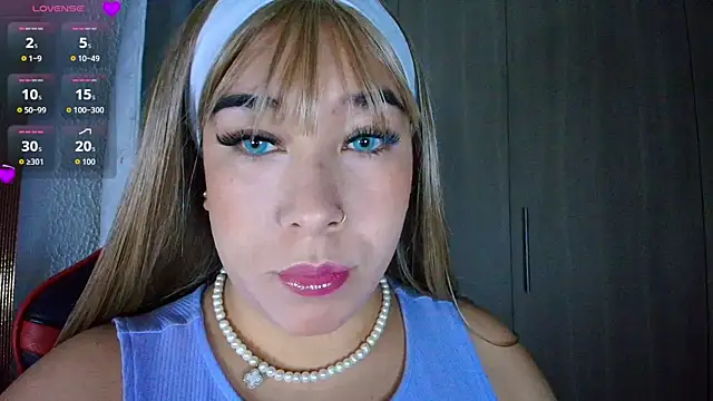 leahtemptation3 online show from 12/20/25, 01:52