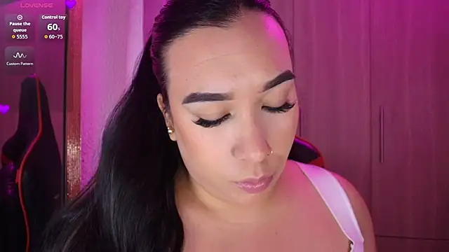 leahtemptation3 online show from 11/18/25, 02:09