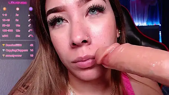 leahtemptation3 online show from 12/19/24, 10:45