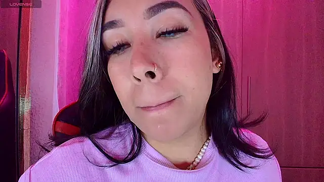 leahtemptation3 online show from 03/19/26, 08:36