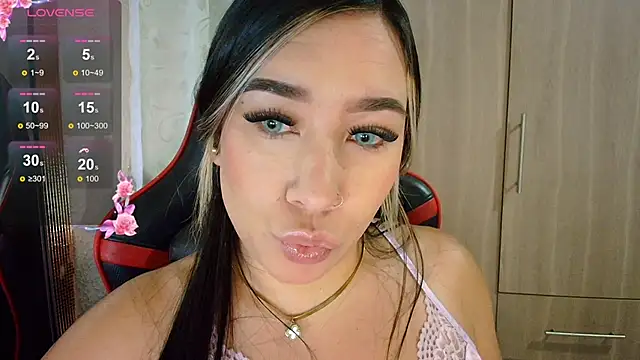 leahtemptation3 online show from 04/23/26, 09:05