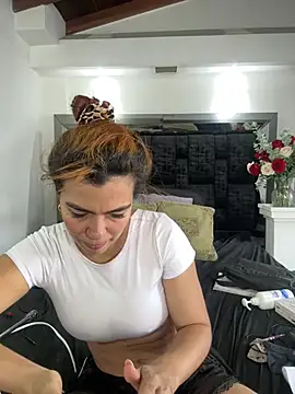 Arianna Jones1 online show from 05/18/26, 08:35