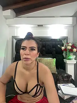 Snapshot of Arianna_Jones1 chatting on 07/16/26, 12:07 Arianna Jones1 online show from 07/16/26, 12:07