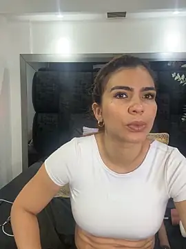 Arianna Jones1 online show from 05/16/26, 05:50