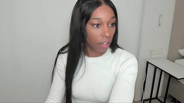 Snapshot of smileybabe chatting on 02/11/25, 04:13 smileybabe online show from 02/11/25, 04:13