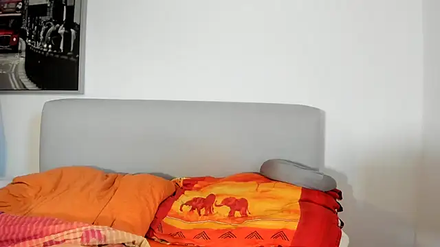 Snapshot of smileybabe chatting on 10/12/25, 09:43 smileybabe online show from 10/12/25, 09:43