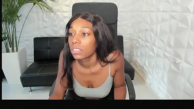 Snapshot of smileybabe chatting on 01/03/25, 10:31 smileybabe online show from 01/03/25, 10:31